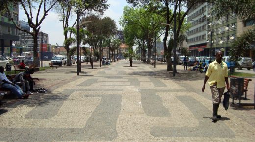 1º de Maio 大道的再生。