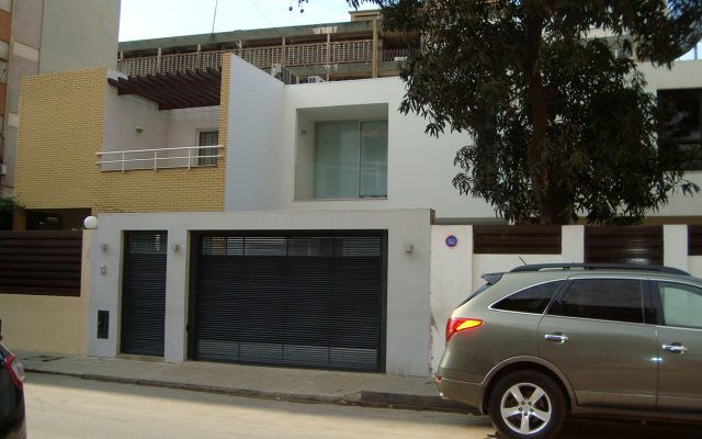 RuaEmílioM'Bindi 街上的家庭住宅