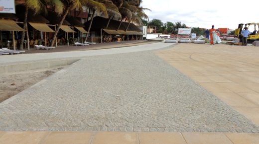 Praia da Nicha 海滩的再生